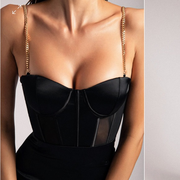 MESHKI Talisa Chain Strap Split Corset MIDI Dress in Black - Picture 3 of 8